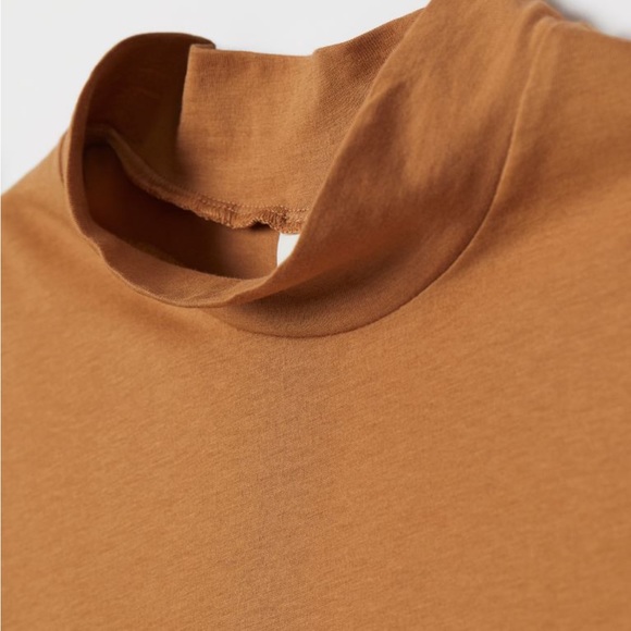 NWT H&M High neck T-shirt - Picture 2 of 2